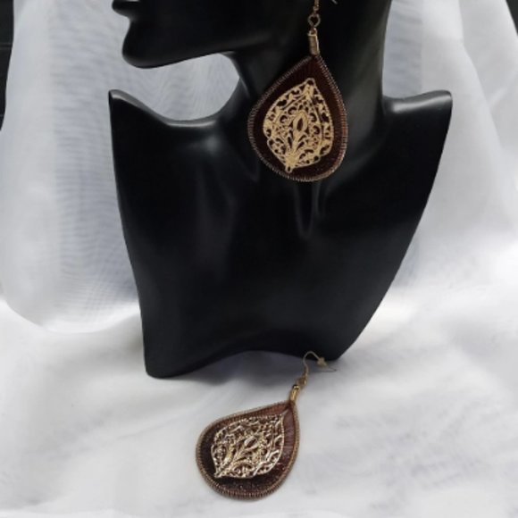 String Art Earrings for Pierced Ears, Goldstones Filigree Dangle Drop Earrings - Picture 1 of 3
